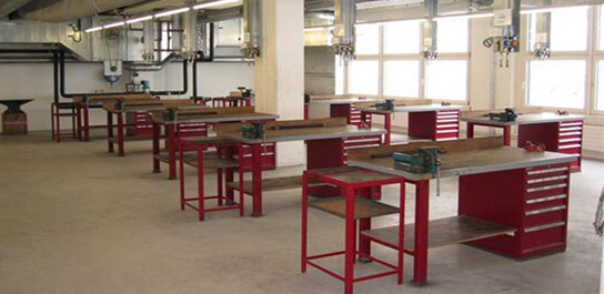 山東發(fā)電設(shè)備廠使用浦豐柜業(yè)鉗工工作臺品質(zhì)升級 山東發(fā)電設(shè)備廠使用浦豐柜業(yè)鉗工工作臺品質(zhì)升級